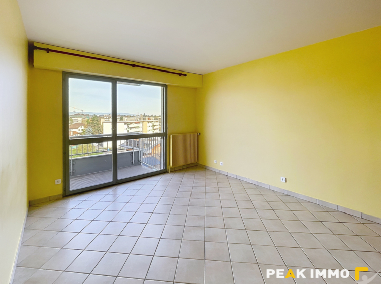 GAILLARD - T2 proche frontière et tramway   Accès direct Gen