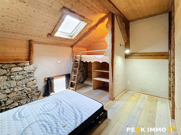 Appartement 5 pièces 130 m2 - DOUSSARD