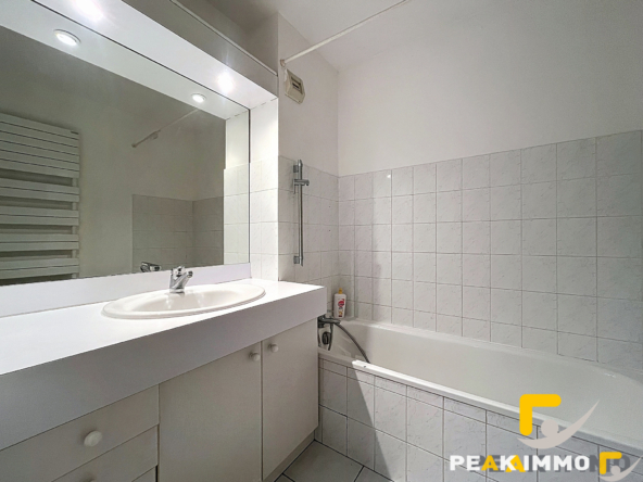 FILLINGES - Charmant T2 avec balcon et cave