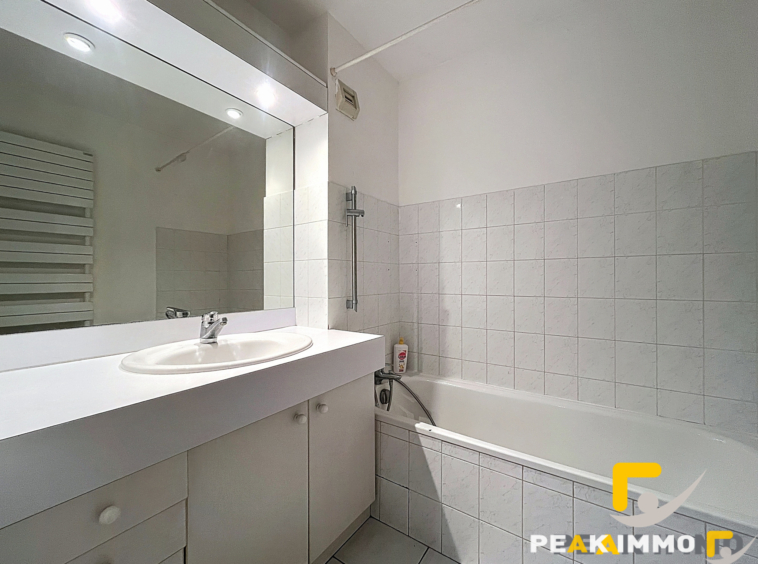 FILLINGES - Charmant T2 avec balcon et cave