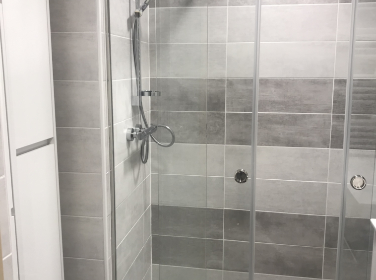 VILLE-LA-GRAND   À louer, appartement récent de type T3 proc