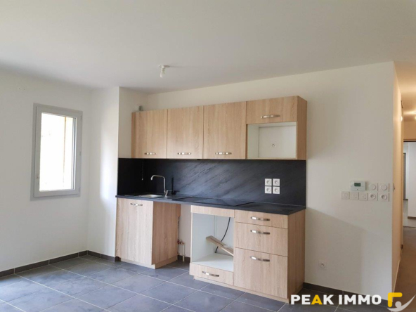 BONNE   À LOUER   APPARTEMENT T2 AVEC TERRASSE, JARDIN ET GA