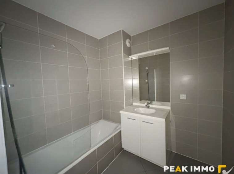 ETREMBIERE - Charmant T2 à louer à Étrambières   À 5 minutes