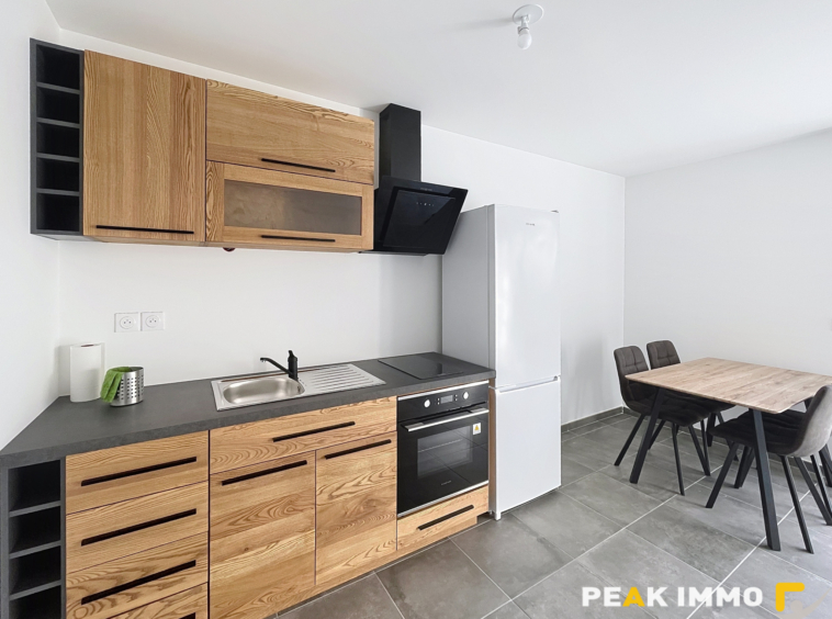 SAINT-PIERRE-EN-FAUCIGNY   À louer : charmant T2 meublé en r