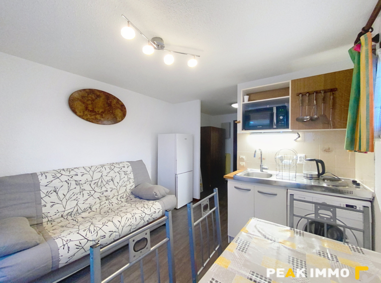 MORILLON- STUDIO meublé en rez-de-jardin