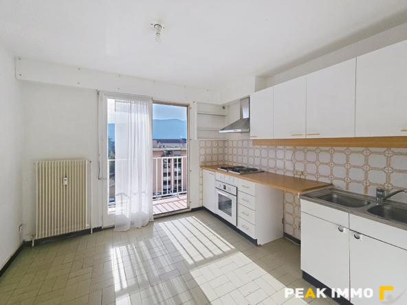 ECLUSIVITE-ANNEMASSE T3 AVEC CAVE ET GARAGE 79 M2