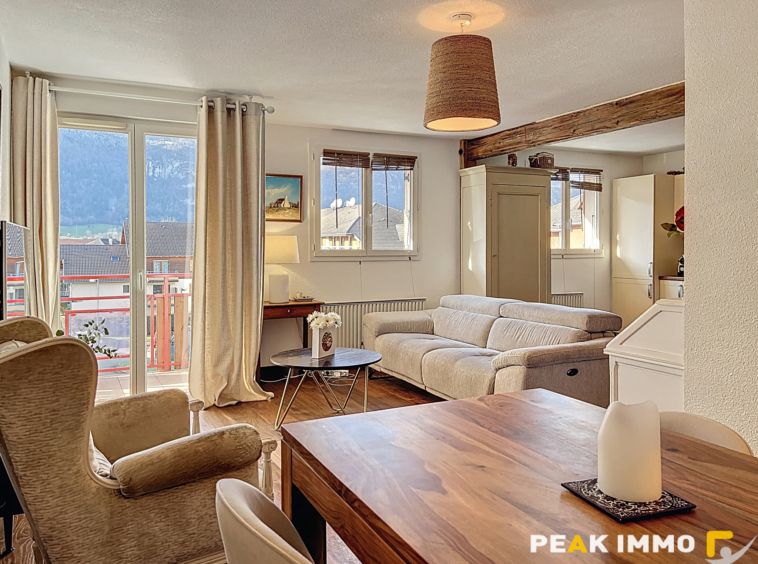 Coquet T3 en duplex - 66 m2 - DOUSSARD Centre