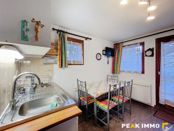 MORILLON- STUDIO meublé en rez-de-jardin