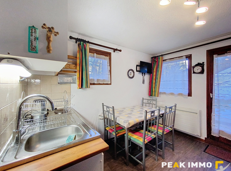 MORILLON- STUDIO meublé en rez-de-jardin