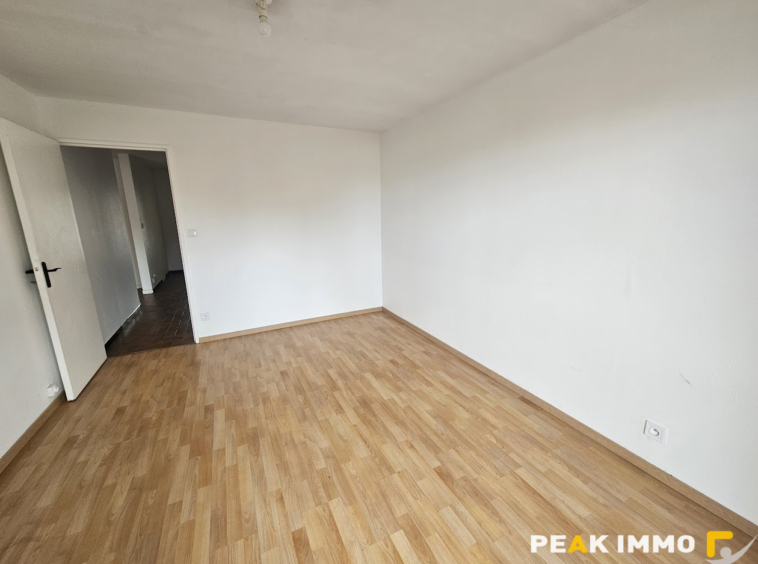 ECLUSIVITE-ANNEMASSE T3 AVEC CAVE ET GARAGE 79 M2