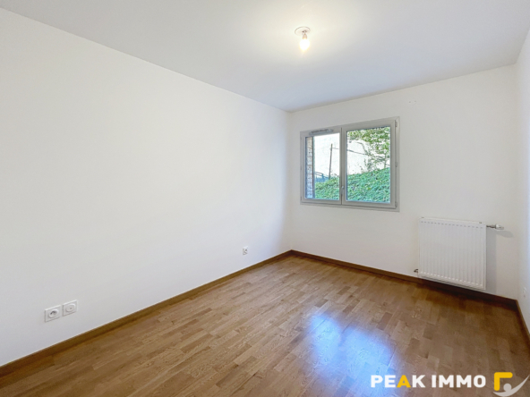 BONNE   T2 à louer au coeur du village