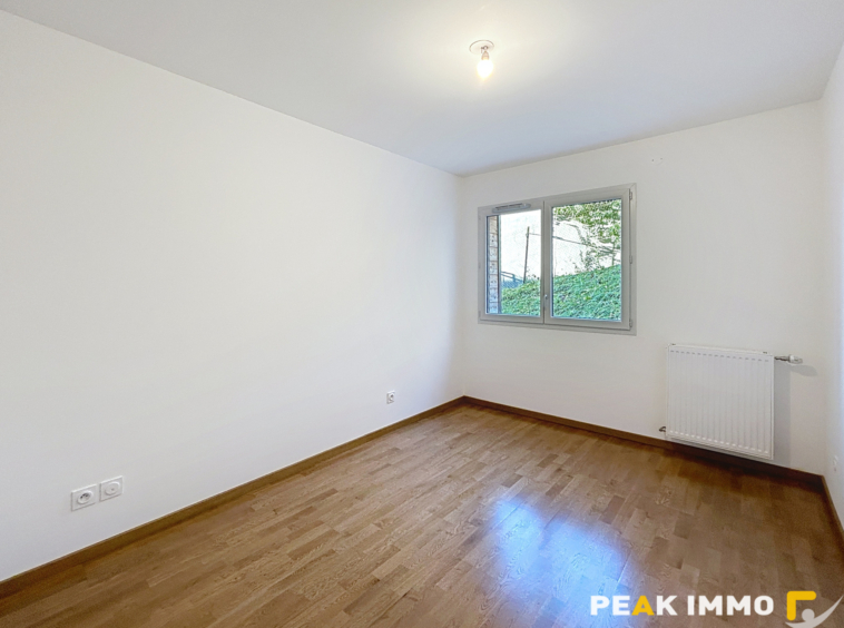 BONNE   T2 à louer au coeur du village