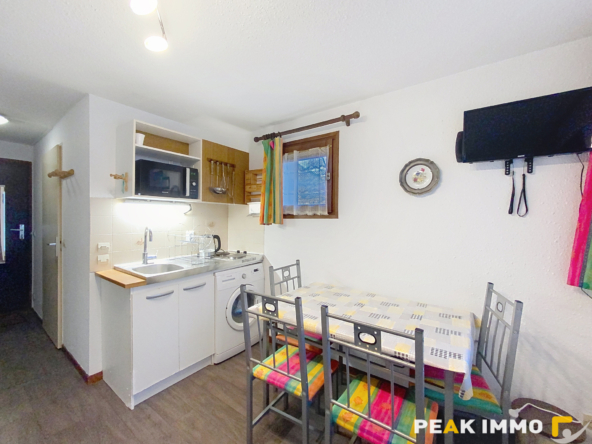 MORILLON- STUDIO meublé en rez-de-jardin