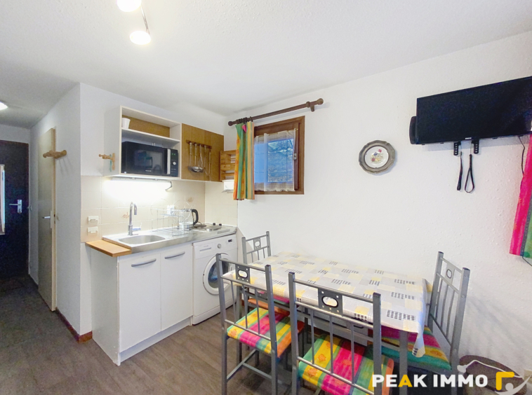 MORILLON- STUDIO meublé en rez-de-jardin