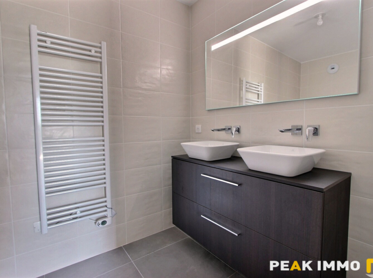 Appartement 4 pièces - 83.90 m2 - Annecy-le-vieux