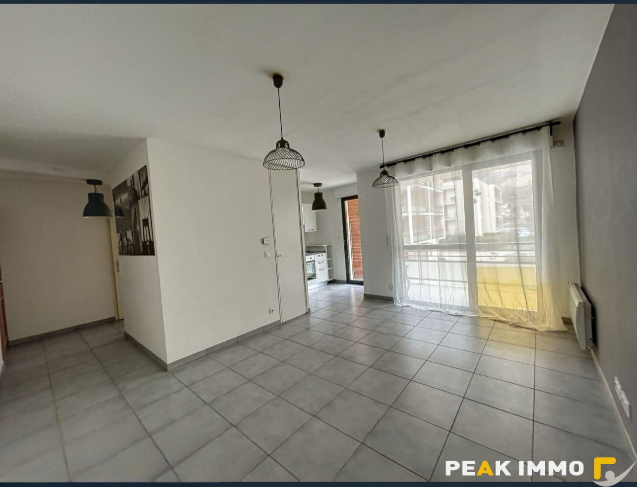 ETREMBIERE - Charmant T2 à louer à Étrambières À 5 minutes