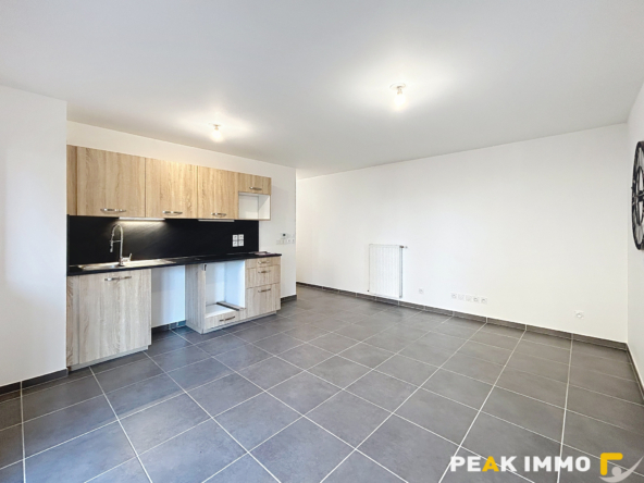 BONNE   T2 à louer au coeur du village