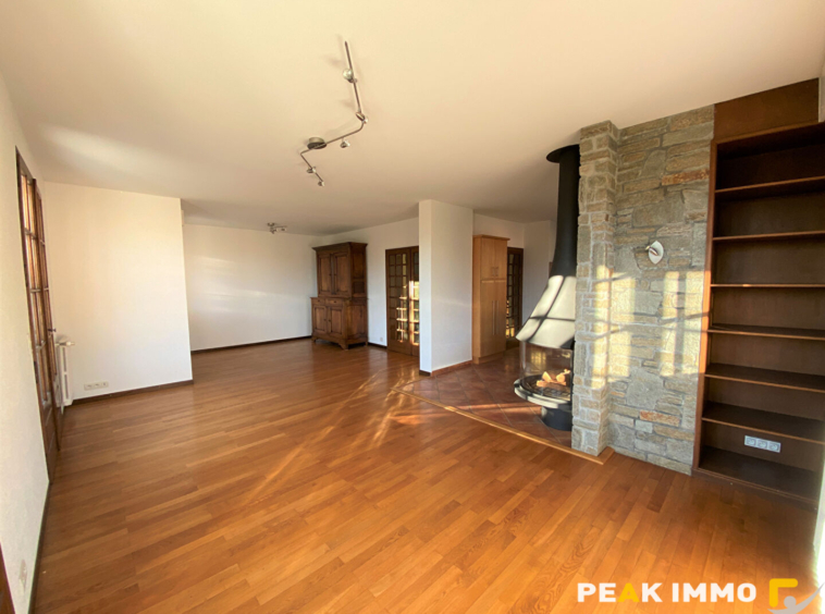 BONNE   Maison individuelle T6 bis avec jardin, garage doubl