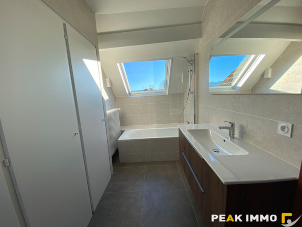 BONNE   Maison individuelle T6 bis avec jardin, garage doubl