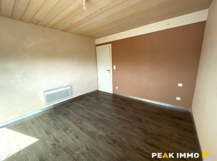 NANGY   Appartement T3 triplex à louer dans la zone de Nangy