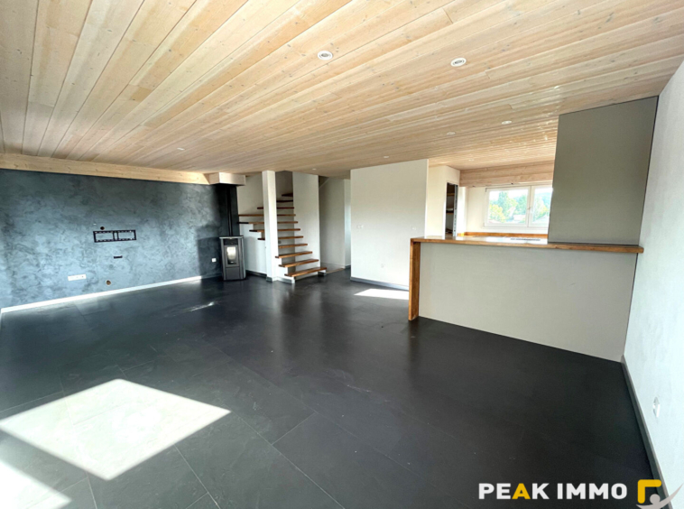 NANGY   Appartement T3 triplex à louer dans la zone de Nangy