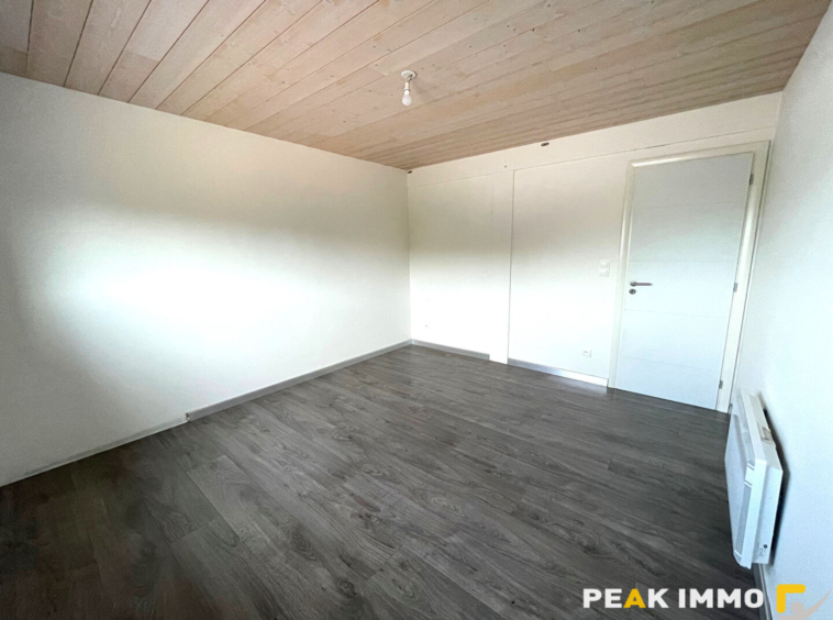 NANGY   Appartement T3 triplex à louer dans la zone de Nangy