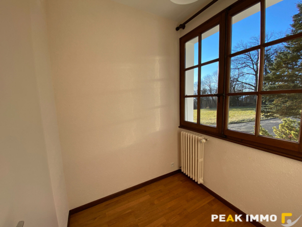 BONNE   Maison individuelle T6 bis avec jardin, garage doubl