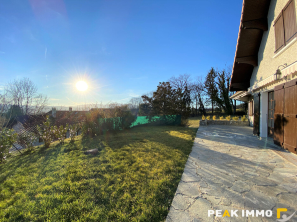 BONNE   Maison individuelle T6 bis avec jardin, garage doubl