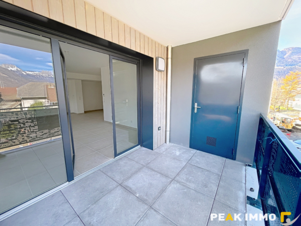 À vendre   T3 deuxième étage avec ascenseur en plein centre