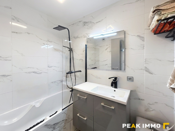 ANNEMASSE   T3 meublé avec balcon et garage double en centre