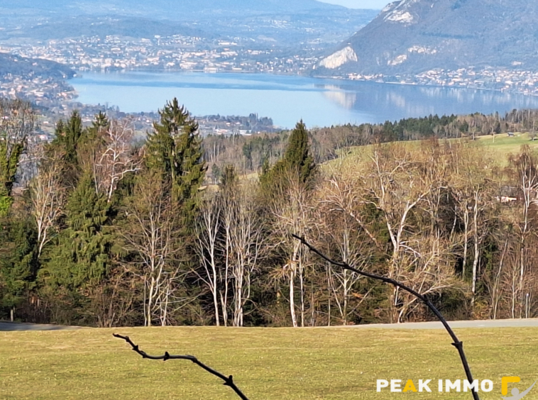 Ancienne ferme de caractère rénovée avec vue sur le lac