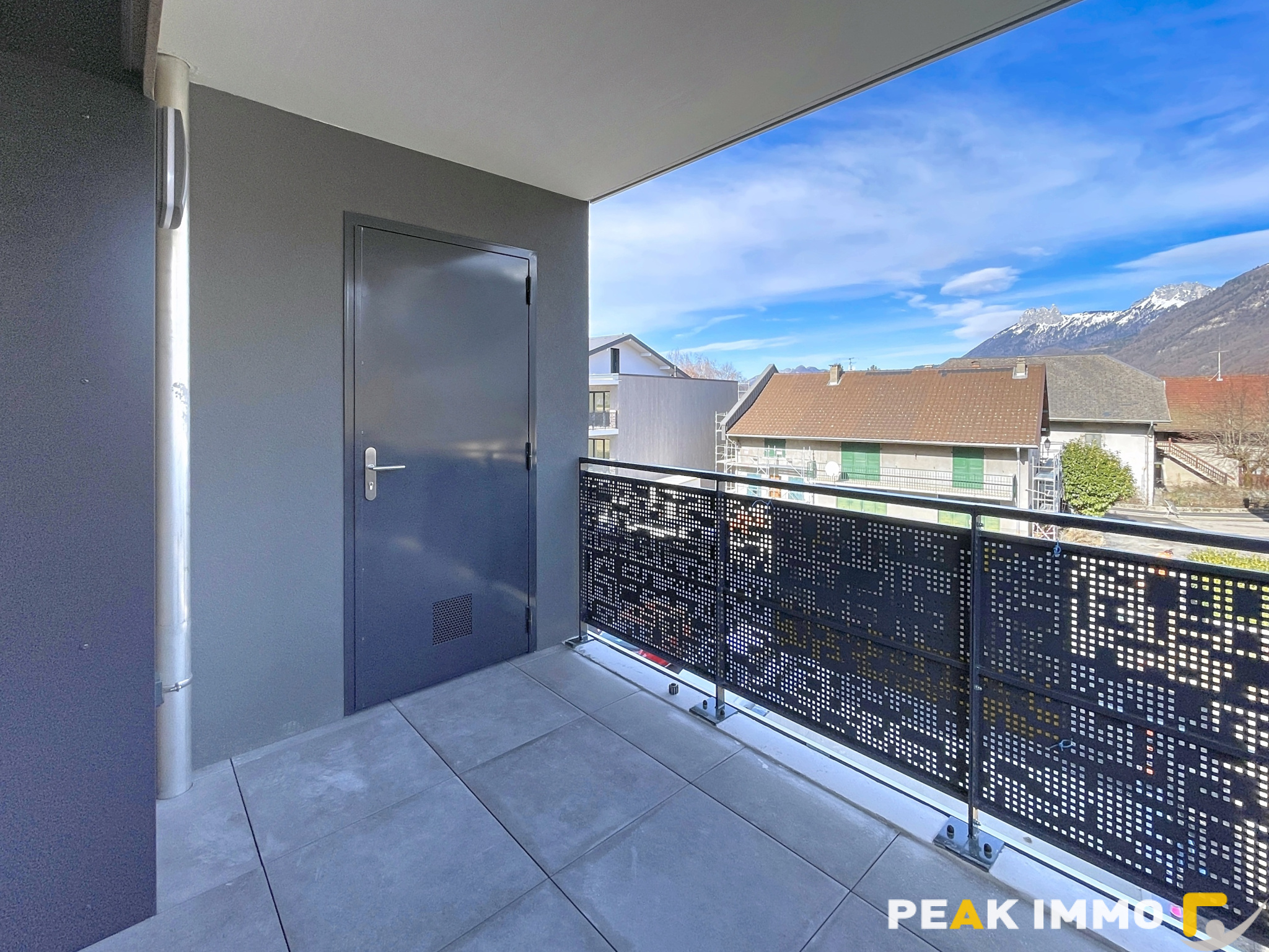 À vendre   T3 deuxième étage avec ascenseur en plein centre