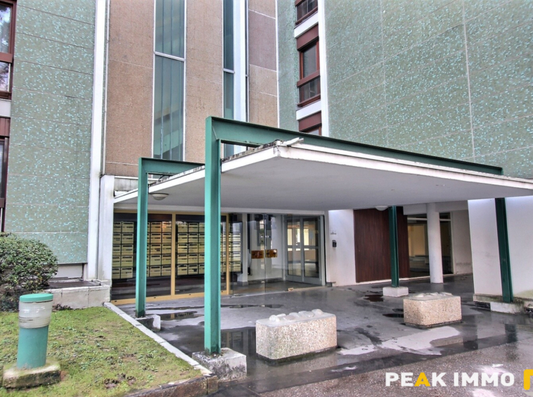 Appartement - 4 pièces - 110m2 - avec garage  ANNECY PARMELA