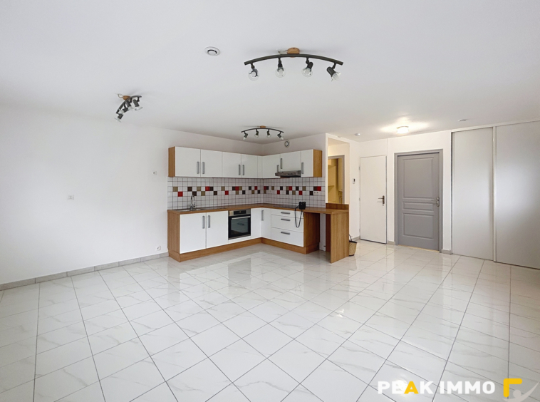 SAINT-JEOIRE   T3 en rez-de-chaussée avec terrasse et statio