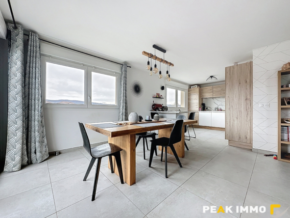 Appartement 4 pièces - 92 m2 - Sallenôves