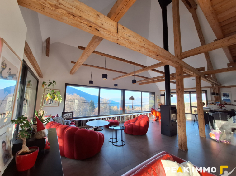 Ancienne ferme de caractère rénovée avec vue sur le lac