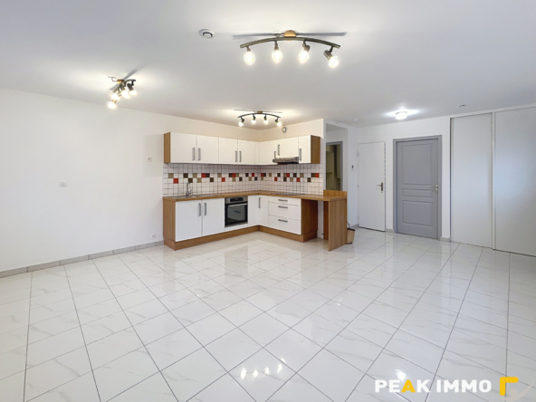 SAINT-JEOIRE   T3 en rez-de-chaussée avec terrasse et statio