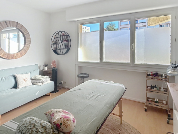 LOCAL PROFESSIONNEL - 2 pièces - 56.08 m2 - ANNECY-LE-VIEUX
