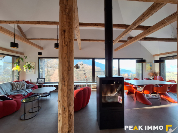 Ancienne ferme de caractère rénovée avec vue sur le lac