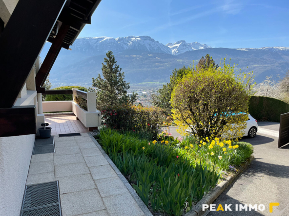 En nouveauté Coteau de MARIGNIER Spacieuse Maison de 5 chamb