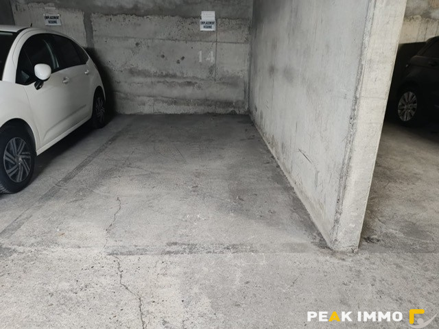 Place de parking en sous-sol - Paris X