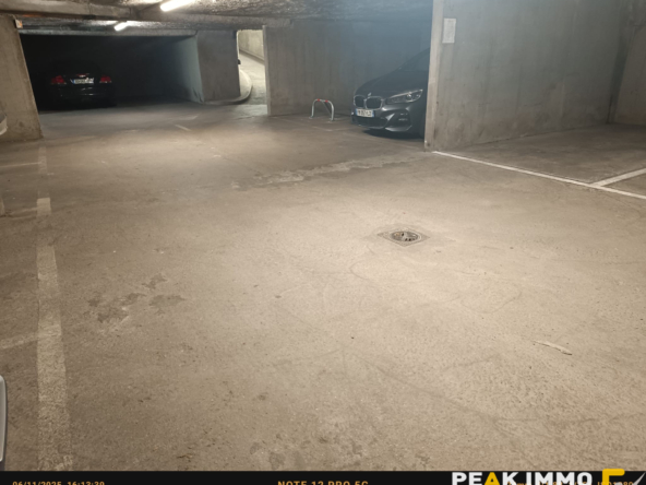 Place de parking en sous-sol - Paris X