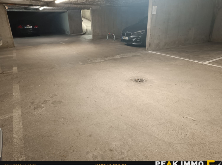 Place de parking en sous-sol - Paris X