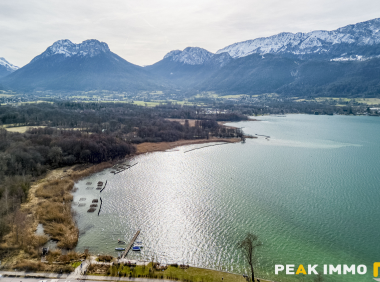 A Vendre Propriété de caractère dans un secteur résidentiel