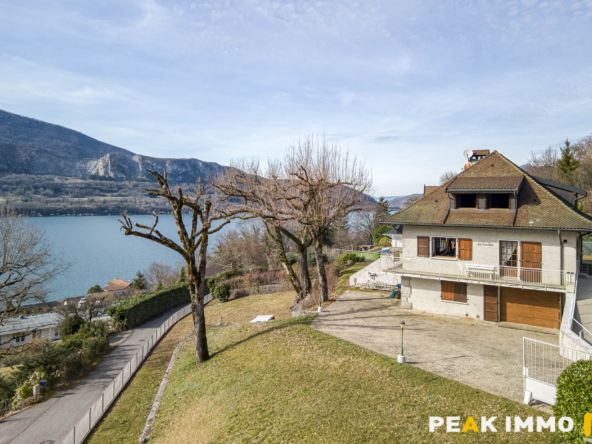 A Vendre Propriété de caractère dans un secteur résidentiel