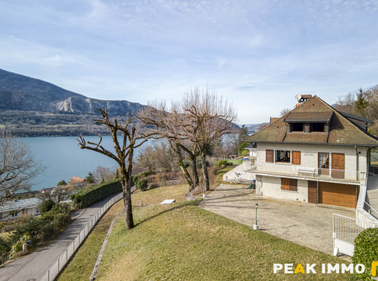 A Vendre Propriété de caractère dans un secteur résidentiel