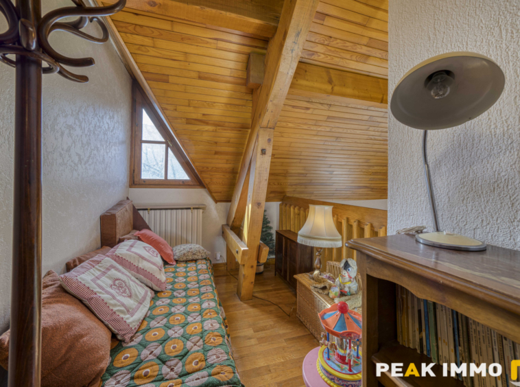 A Vendre Propriété de caractère dans un secteur résidentiel