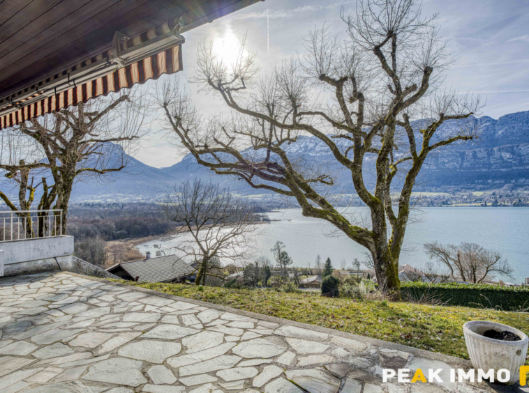 A Vendre Propriété de caractère dans un secteur résidentiel