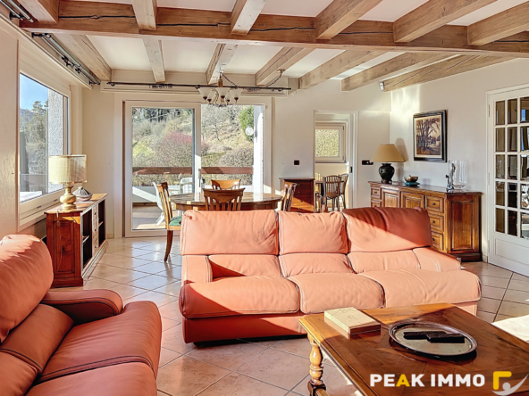 En nouveauté Coteau de MARIGNIER Spacieuse Maison de 5 chamb