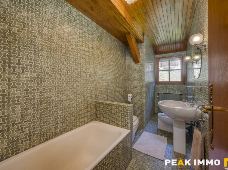 A Vendre Propriété de caractère dans un secteur résidentiel